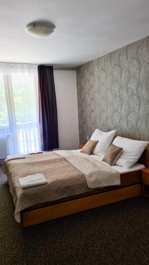 Horsky Hotel Eva Svätý Jur Eksteriør billede
