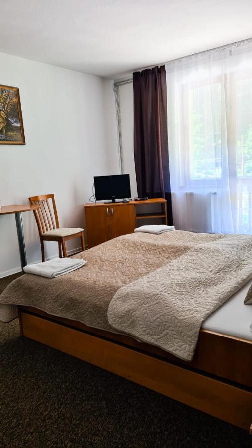 Horsky Hotel Eva Svätý Jur Eksteriør billede